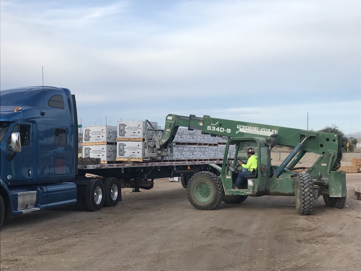 AZBrickNStone's tweet photo. @SummitBrick Delivering another truckload of @eldoradostone with @StoneColdAZ for the @CanyonWindsRet Project https://t.co/OUZ3xqlQW9