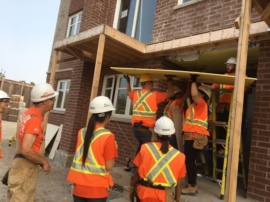 CY_Chamber's tweet photo. 4 ways volunteering in the community makes your company stronger https://t.co/yD68ig8Fir via @cdnbiz https://t.co/i0REEHBoZO