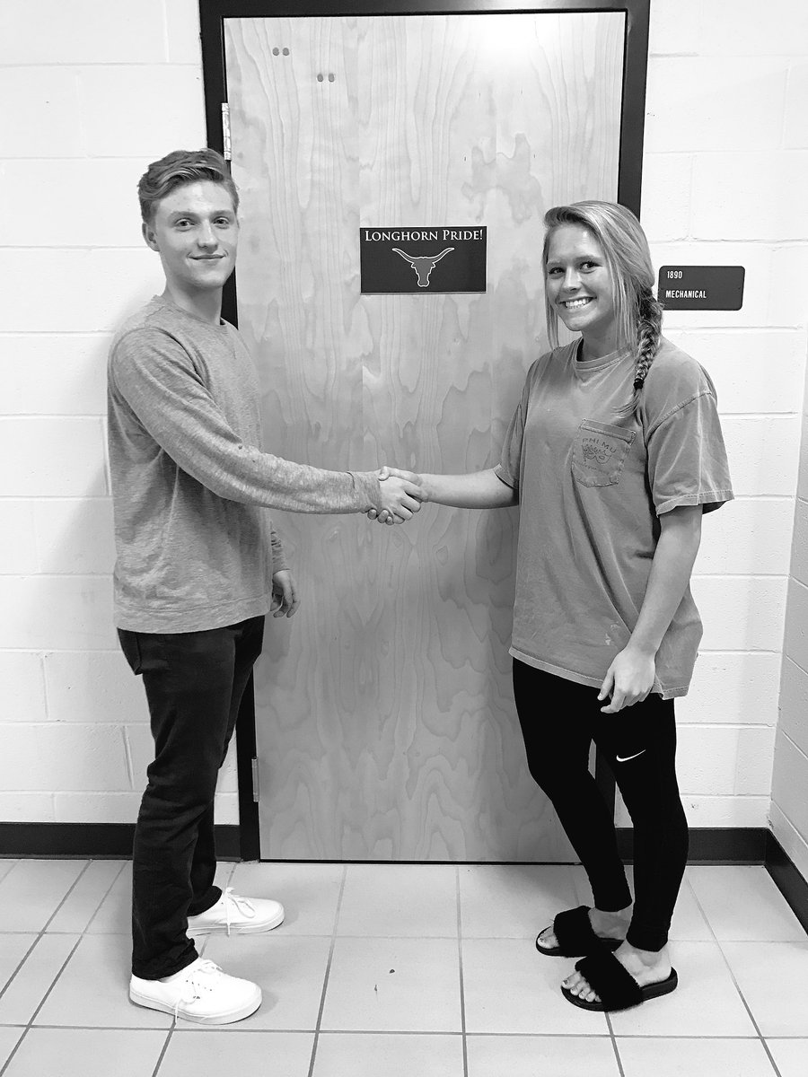VoteMRyan2017's tweet photo. A little friendly competition never hurt nobody!!  @VoteTippett2017 #bewithme #voteMRyanforpresident #friendlycompetition https://t.co/ALAeSPxCk1
