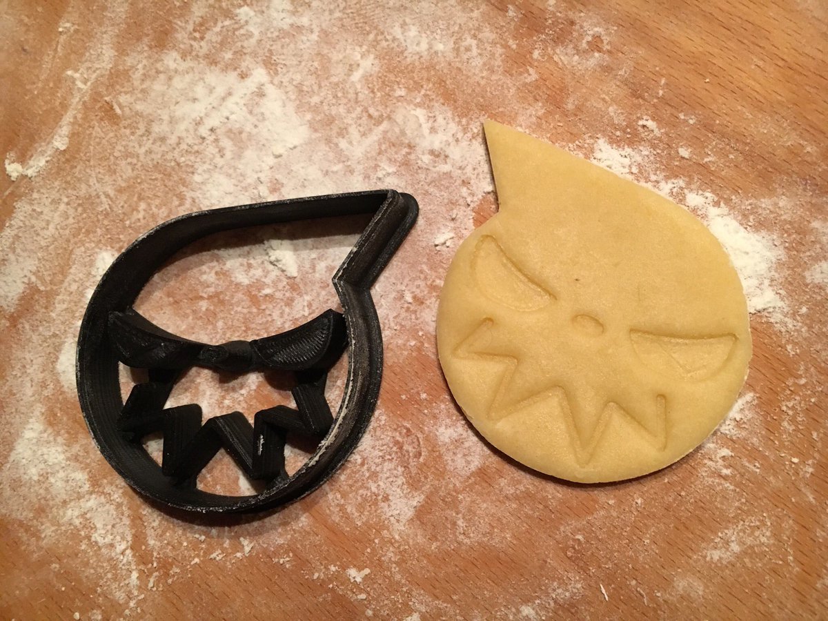 SchwarzeKatze20's tweet photo. Wer hat Lust auf Cookies??? #cookie #cookiecutter #souleater #manga #anime #schwarzekatze #backlust #viecc https://t.co/eHw5M4XVUe