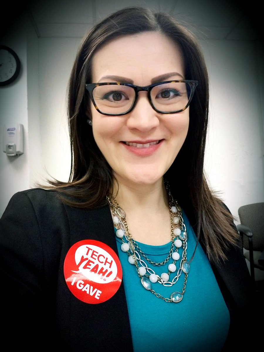 AnaMRossetti's tweet photo. It's Giving Day at Illinois Tech! I made my gift. Now it's your turn: https://t.co/fqaDwVn83b #techyeah #IITStuart #hawksgive https://t.co/5XlOqaoIDC