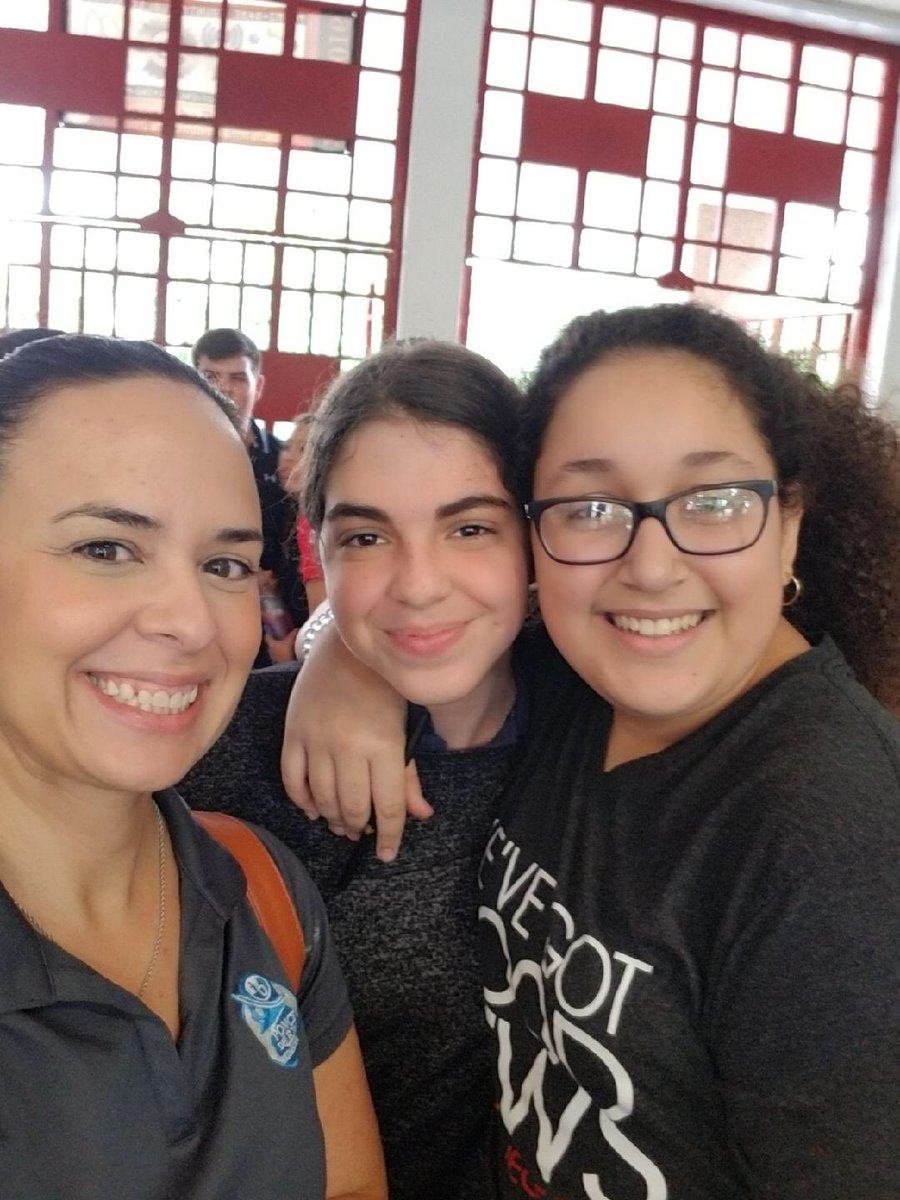 PonceExplorers's tweet photo. Exploring IB @GablesIB @CoralGablesSHS today! #ExploreIBatGables #ExploreIBatPonce @iborganization https://t.co/aopIkewTlg