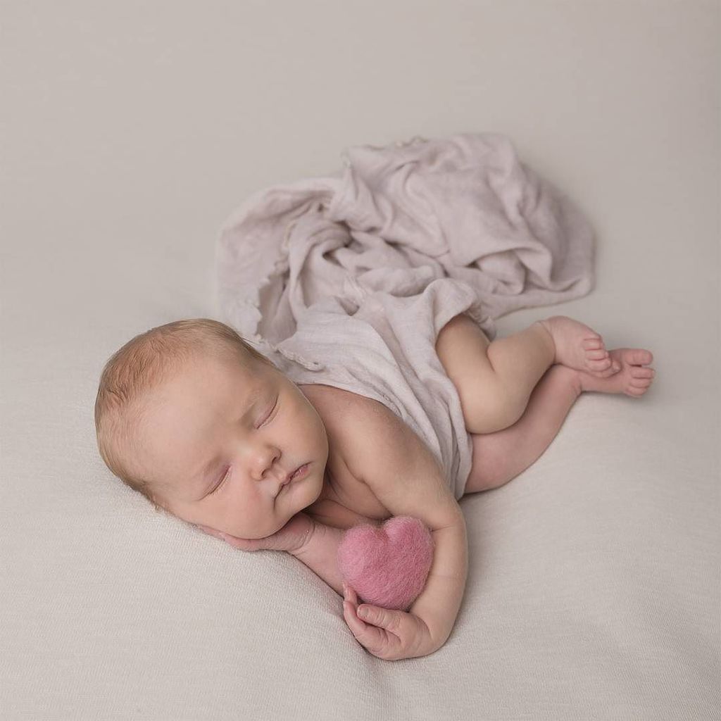 PhotoByJennyse's tweet photo. Välkommen till världen lilla Ellen
#nyföddfoto #nyföddfotografering #newbornsession #newborn #photobyjenny #bfdec… https://t.co/EKqqm8DOOq https://t.co/mmwvlViCU3