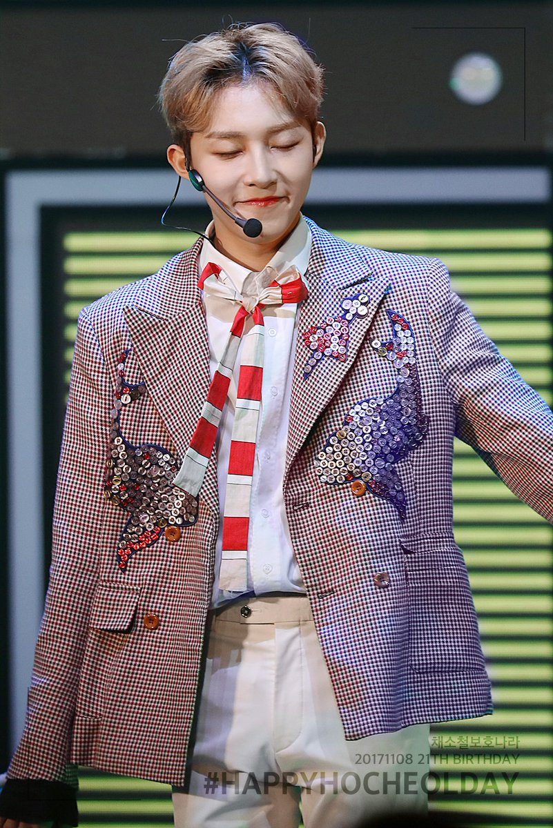19971108_net's tweet photo. 호철이는 세상에서 제일 행복한 사람될거야٩(๑❛ᴗ❛๑)۶
#HAPPYHOCHEOLDAY
#우리의_비타민_호철아_생일축하해
#호철 #채호철 #소년24 #BOYS24 https://t.co/Gfn3J9v4eA