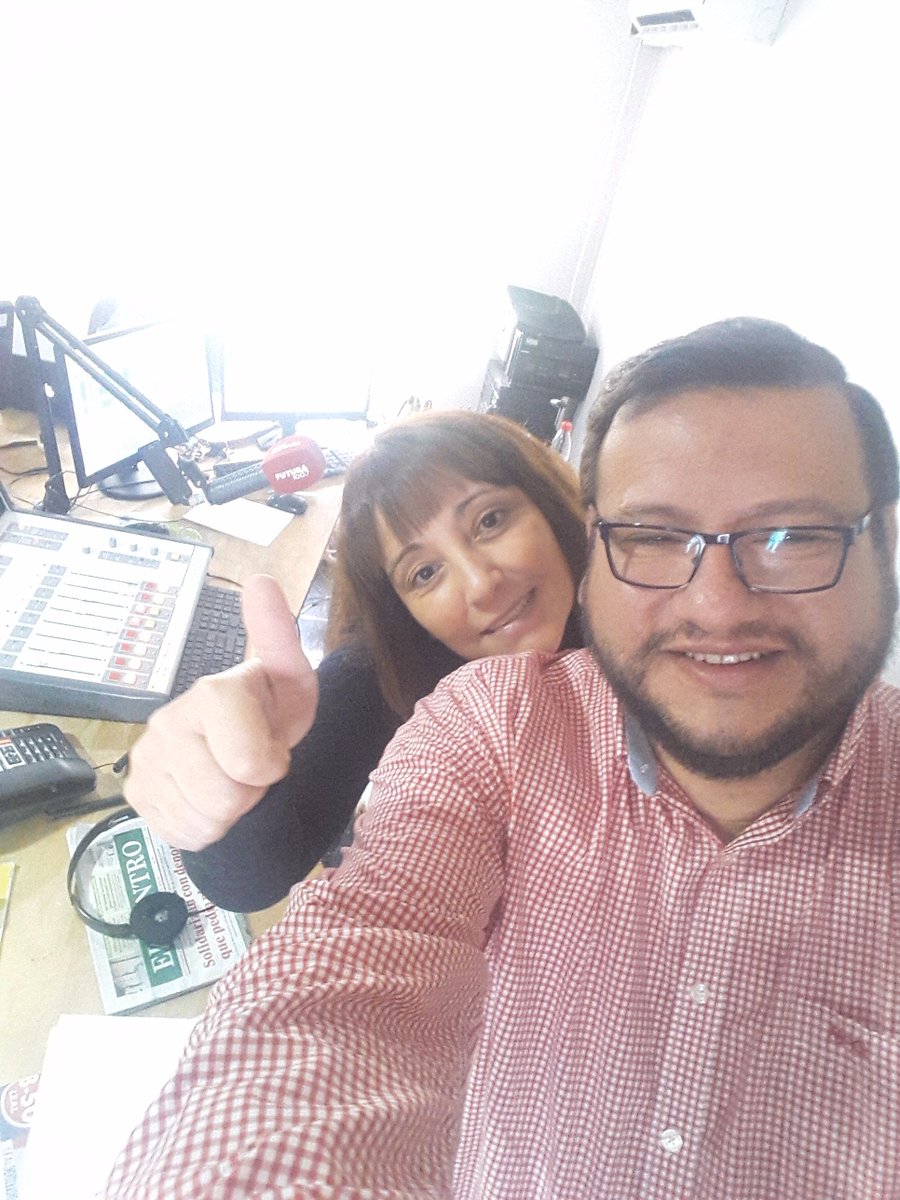 ContigoLeal's tweet photo. Con mi amiga Ángela Arellano en @futurafmoficial en el 100.7 del dial FM en #Talca #VotaB50 #LealDiputado #RegiondelMaule #LealContigo https://t.co/2AsNwoQV4k