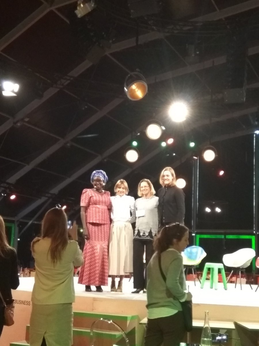 ninidaing's tweet photo. Balancing social impact &amp; financial sustainability for 'investments' by Foundations was discussed by this great all women panel @GSBS2017 https://t.co/9PlGB3c3M7