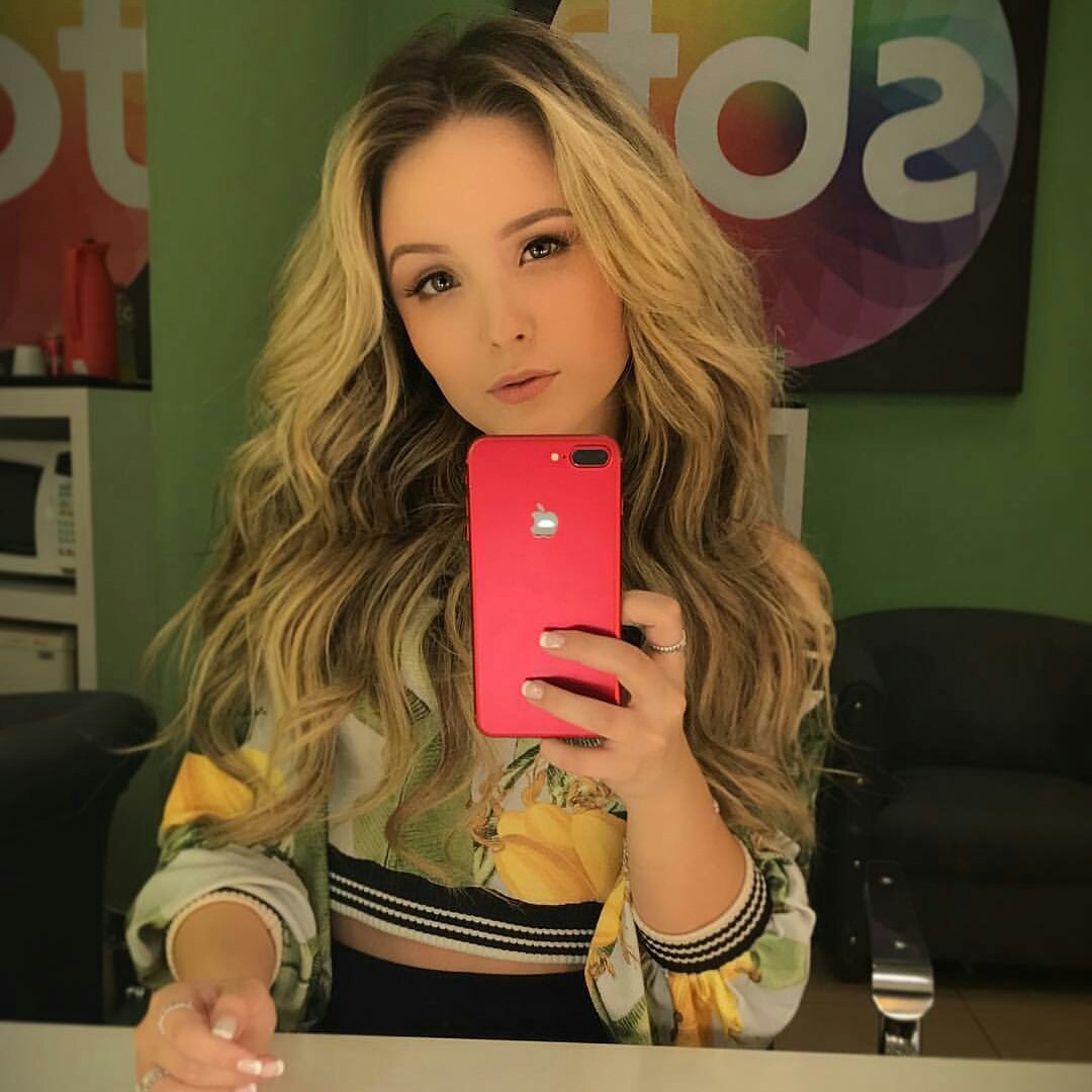 allefyjjunio's tweet photo. é gata trendy que você quer @ 
#MPN #LarissaManoelaGata @larimanoela https://t.co/6fy6LNpCJq