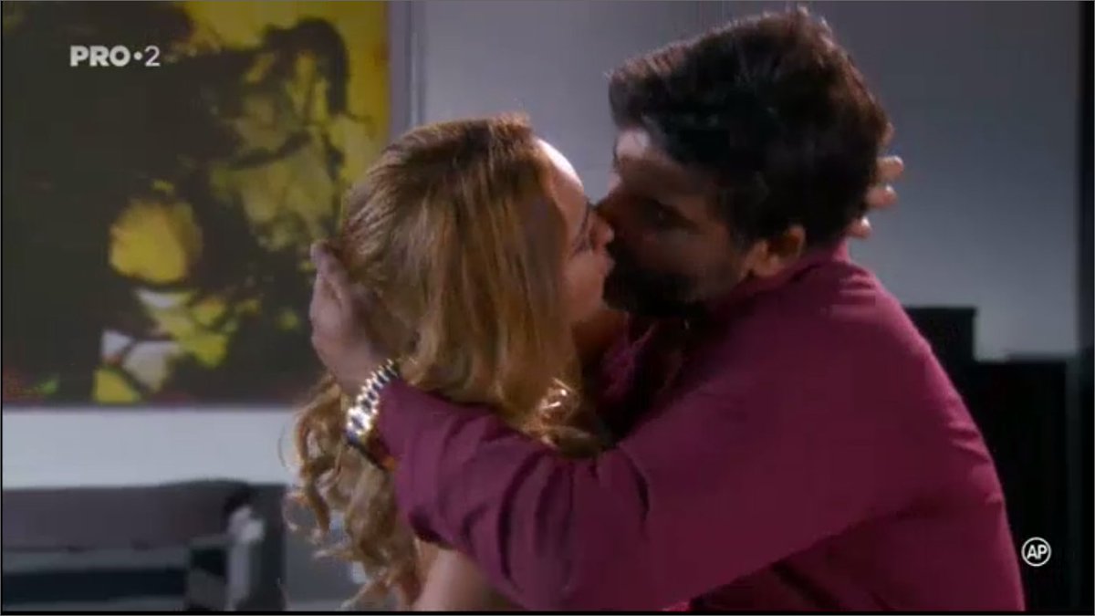 PilaRomania's tweet photo. Bien descaraditos! 🤨#Sofia #Armando #EvaLaTrailera #DestinulEvei #Rumania #Pro2 #cap4 https://t.co/6WPFl08ZyI