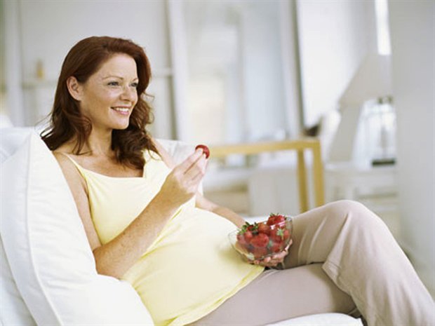 Comemosalasdos's tweet photo. ¿#SabíasQue las experiencias de sabor prenatales sí influyen en nuestros gustos futuros? La #alimentación durante el #embarazo influirá en el gusto de nuestros hijos. 😉🍓 https://t.co/UQRL2hKPyB