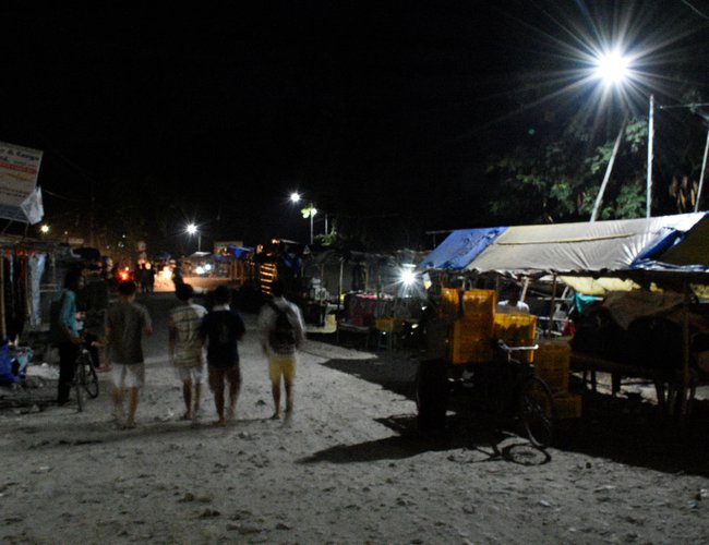 #Solarlights in #Nepal for #refugees and locals to #live, #study, and pursue brighter #futures. ow.ly/Mjal30gpMIu