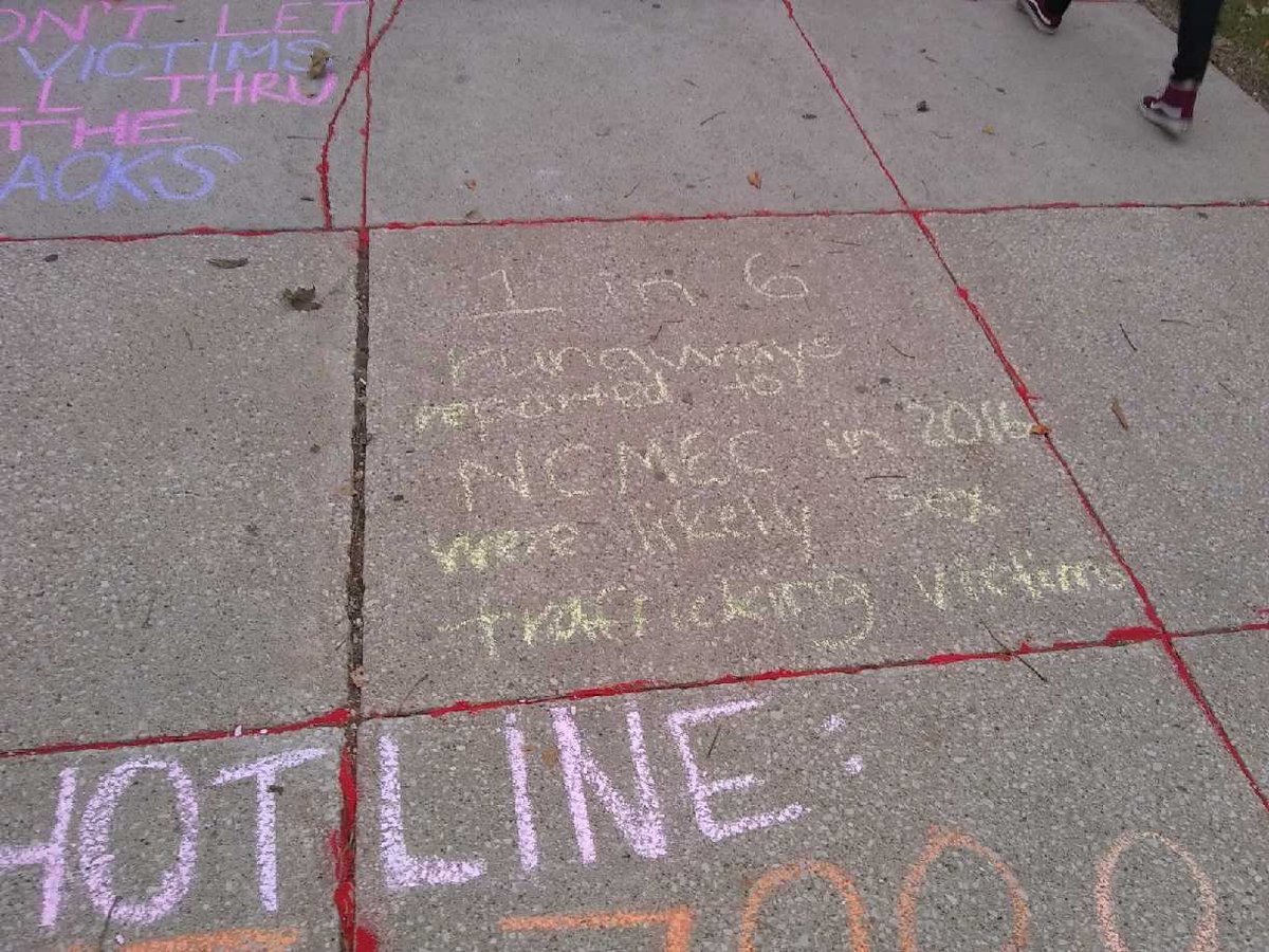 MsEWhitehead's tweet photo. See the sand, see the victims. #RedSandProject #fdtaht https://t.co/VRoOp115Ih