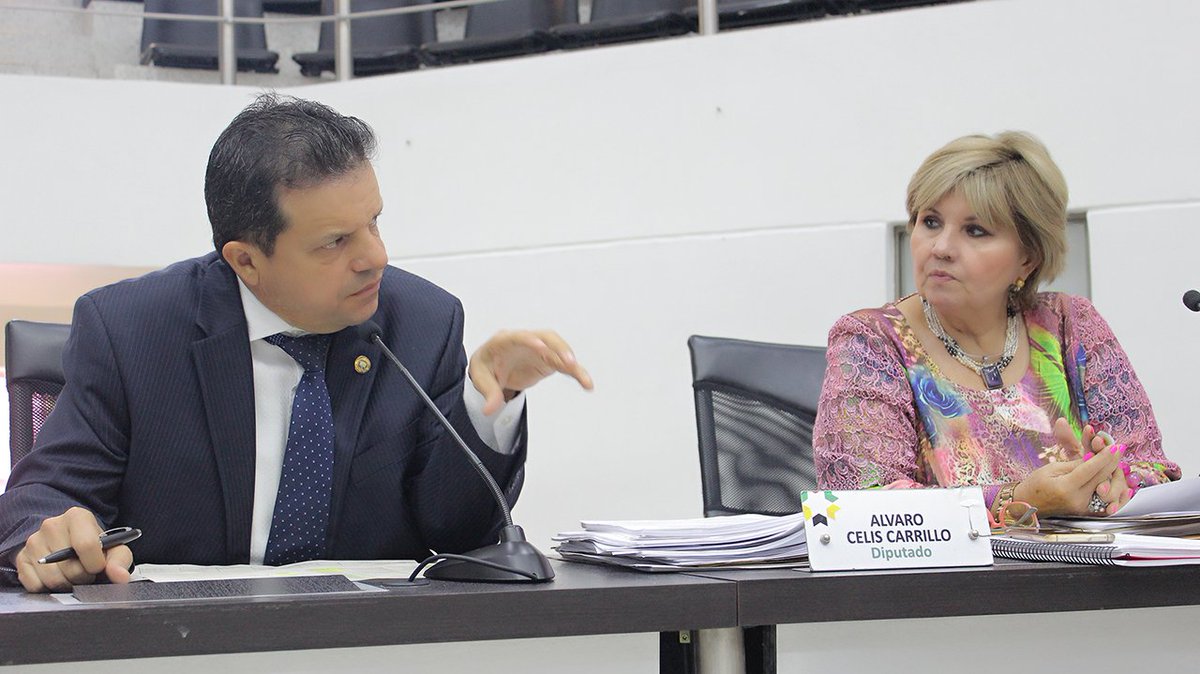 GobdeSantander's tweet photo. Secretarios de Hacienda @elsycaballero1, Interior @manuelsorzano y Desarrollo @PradaCobos participan en sesión de la Comisión Primera de @asambleastder. https://t.co/NFNN4MkGS6