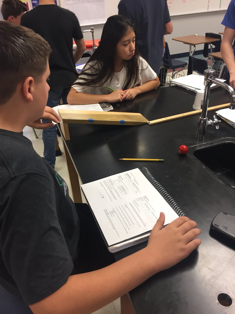 JboTx's tweet image. .@HMSHawks #8science hands on learning about KE/PE.