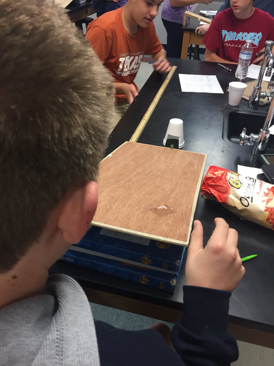 JboTx's tweet image. .@HMSHawks #8science hands on learning about KE/PE.