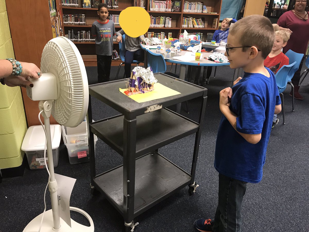 WoodElem's tweet photo. 2nd grade PBL on The 3 Little Pigs. Will your house blow down? #woodwows #wayschools https://t.co/CgddMSssZ6