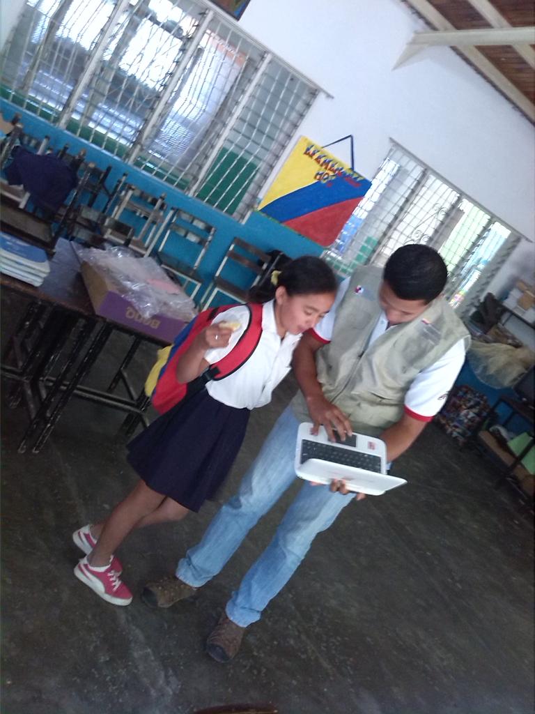 CbitRancheria's tweet photo. Ardua jornada de reparación y actualización de canaimas en la U. E. San José de Campo alegre, Municipo Antonio Pinto Salinas @FundabitMerida https://t.co/e1bhjso8v7