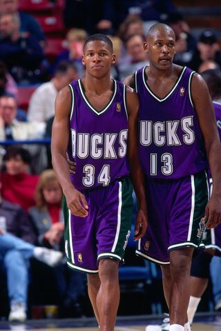 BarstoolBigCat's tweet photo. Bucks should bring back the purple unis for Giannis/Bledsoe. Low key great uniforms https://t.co/m3s109zIqe