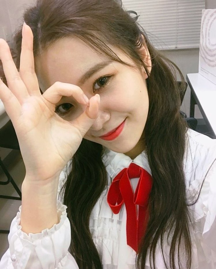 RVYeri_bt's tweet photo. 러비들 준비됐나! 나두👌👌👌 #Peekaboo! https://t.co/AubmAr3Skq