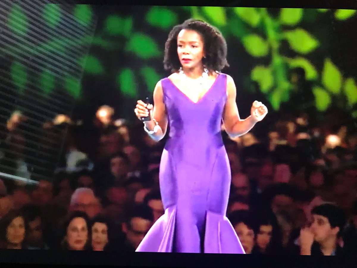 dgravesSF's tweet photo. @LeahBMH - Trailblazing, Evangelizing, and presenting  @Dreamforce "like a boss". #DF17 #SheLooksLikeAnEngineer https://t.co/L4hkED0o27