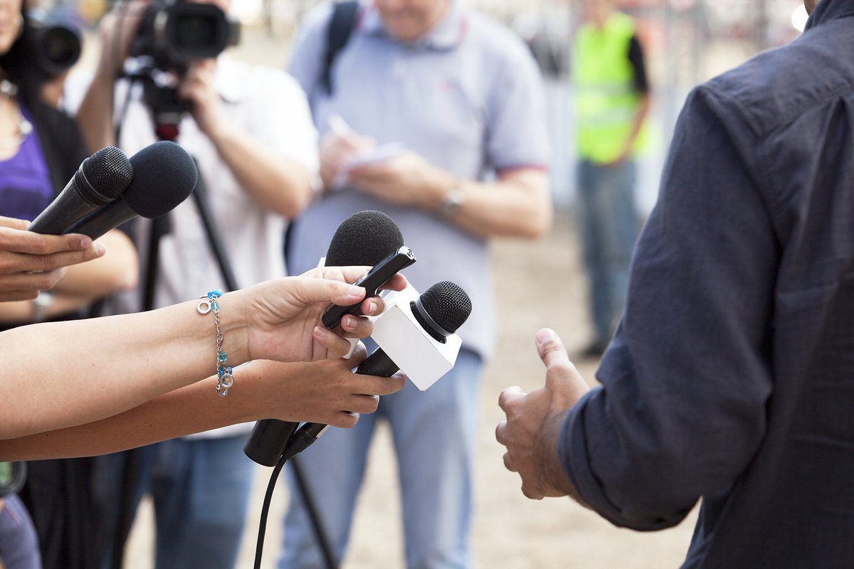 SterkWerkGroep's tweet photo. Oneliners helpen zowel jou als de journalist. Bedenk welk #nieuws je kan en wil brengen. Meer tips? Download: https://t.co/26jXQlIU5H https://t.co/JmAFczFiJq