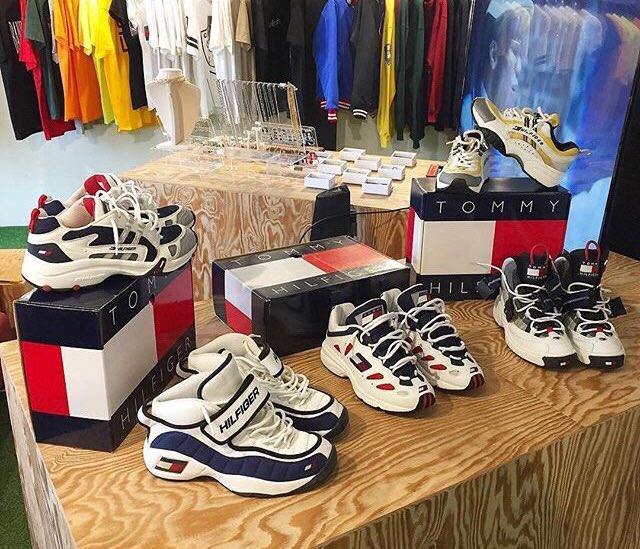 RaimovRoman's tweet photo. И все таки классные Tommy Hilfiger делал раньше кроссовки. Жаль не делают переизданий https://t.co/5my7plWFI8
