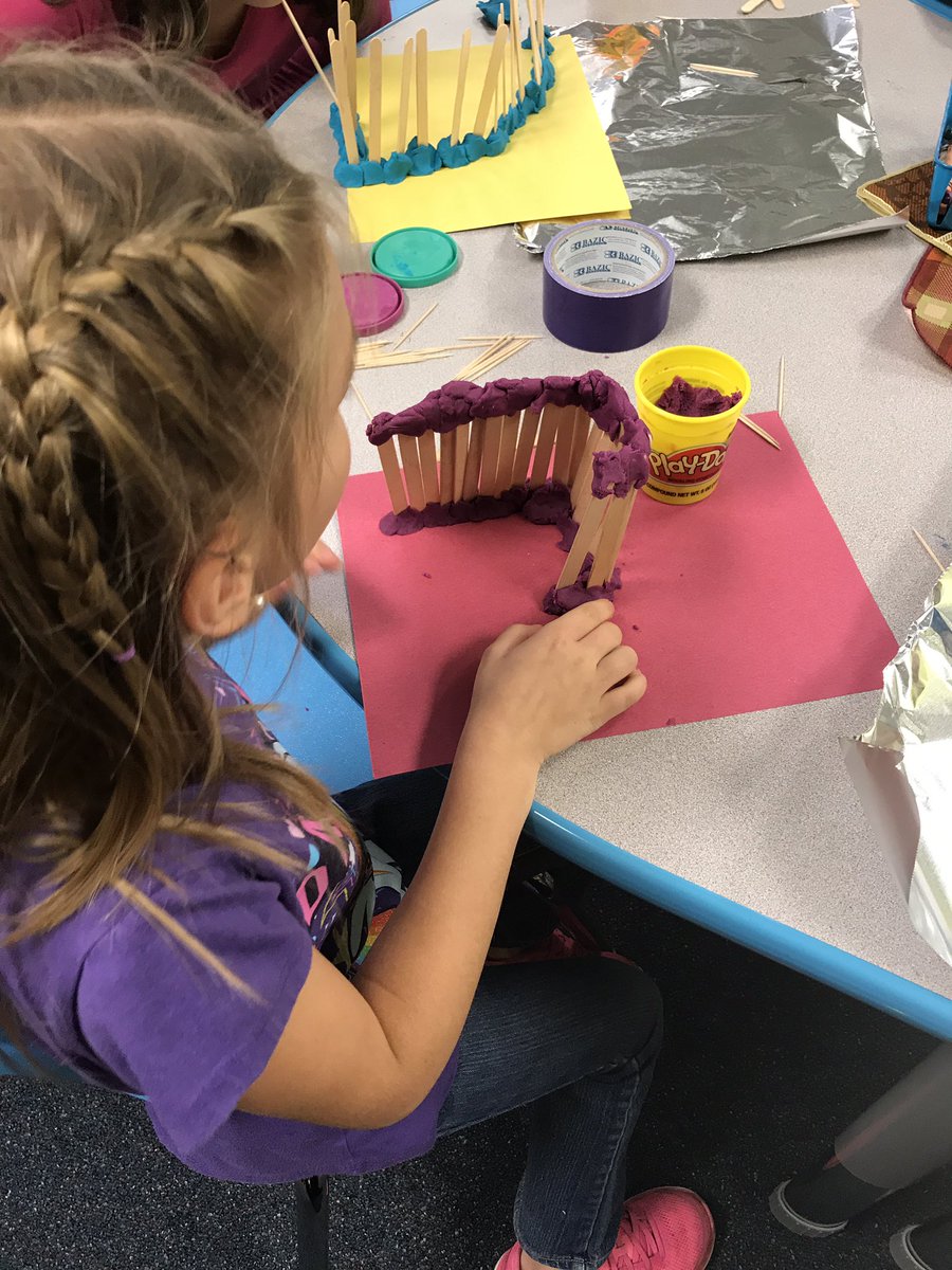 WoodElem's tweet photo. 2nd grade PBL on The 3 Little Pigs. Will your house blow down? #woodwows #wayschools https://t.co/CgddMSssZ6