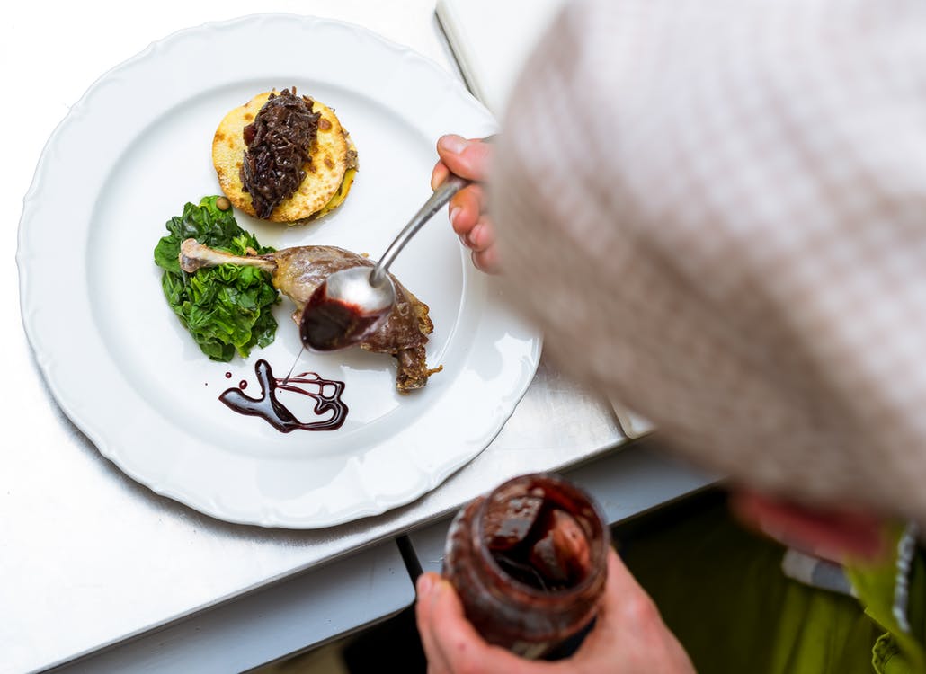 SkillseekerNL's tweet photo. Chef aan huis: nieuw, #trending en #lekker! Wie zou jij zo'n #thuischef aanraden? Check de link voor meer info https://t.co/0L4fZUR87k https://t.co/9Fo2clHjrz