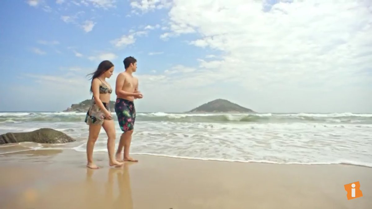 itsofjolari's tweet photo. lembrei do 1 ano de jolari com essa cena oloco #MPN #LarissaManoelaTV https://t.co/sfpEnRauMy