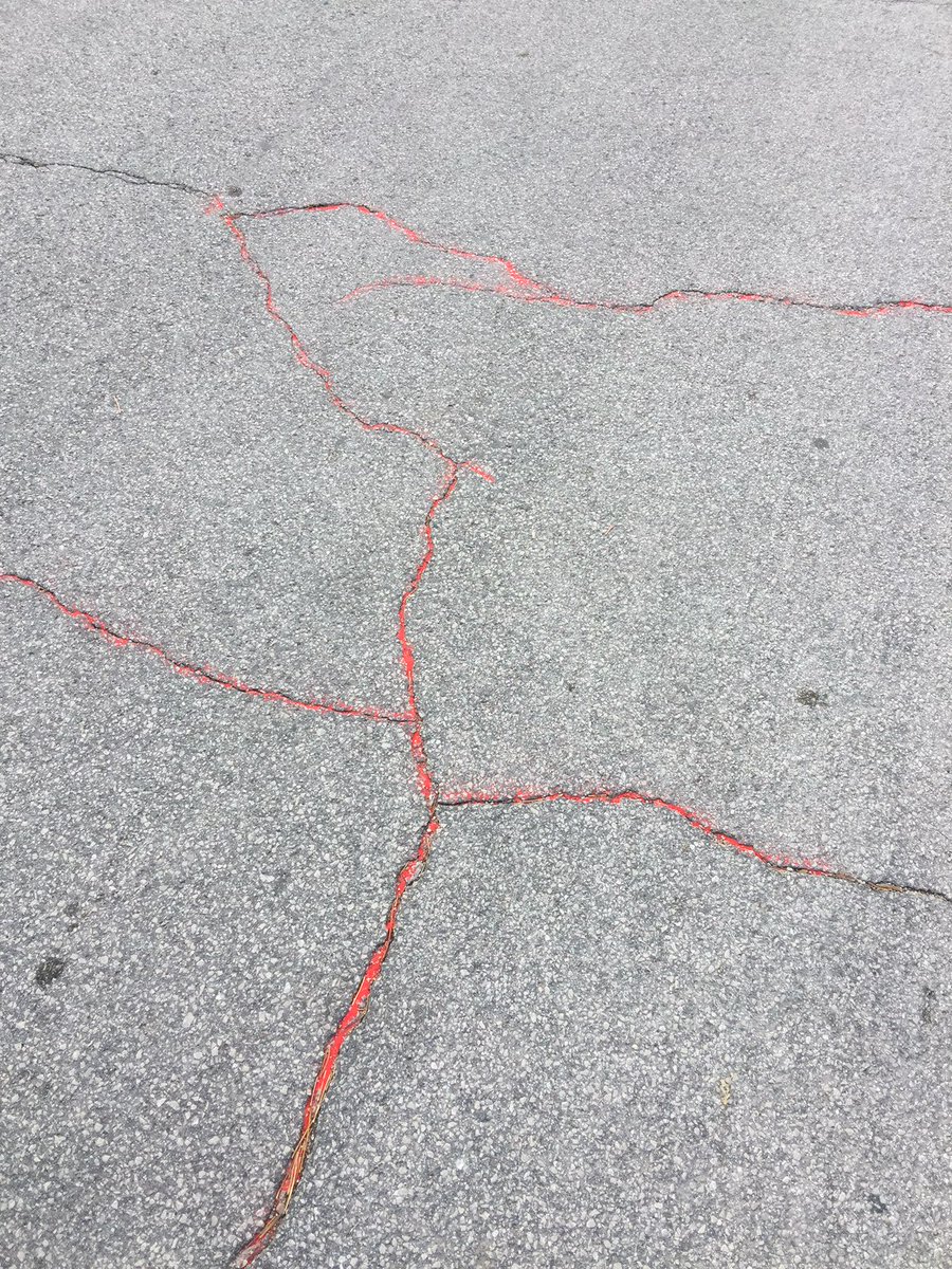 MsEWhitehead's tweet photo. See them. Help them. Be alert, be aware. Make a difference. Help victims of trafficking. #RedSandProject #fdtaht https://t.co/DBI44y883Z