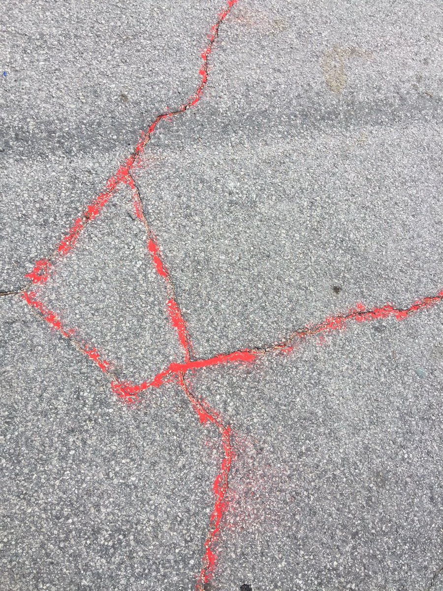 MsEWhitehead's tweet photo. See them. Help them. Be alert, be aware. Make a difference. Help victims of trafficking. #RedSandProject #fdtaht https://t.co/DBI44y883Z