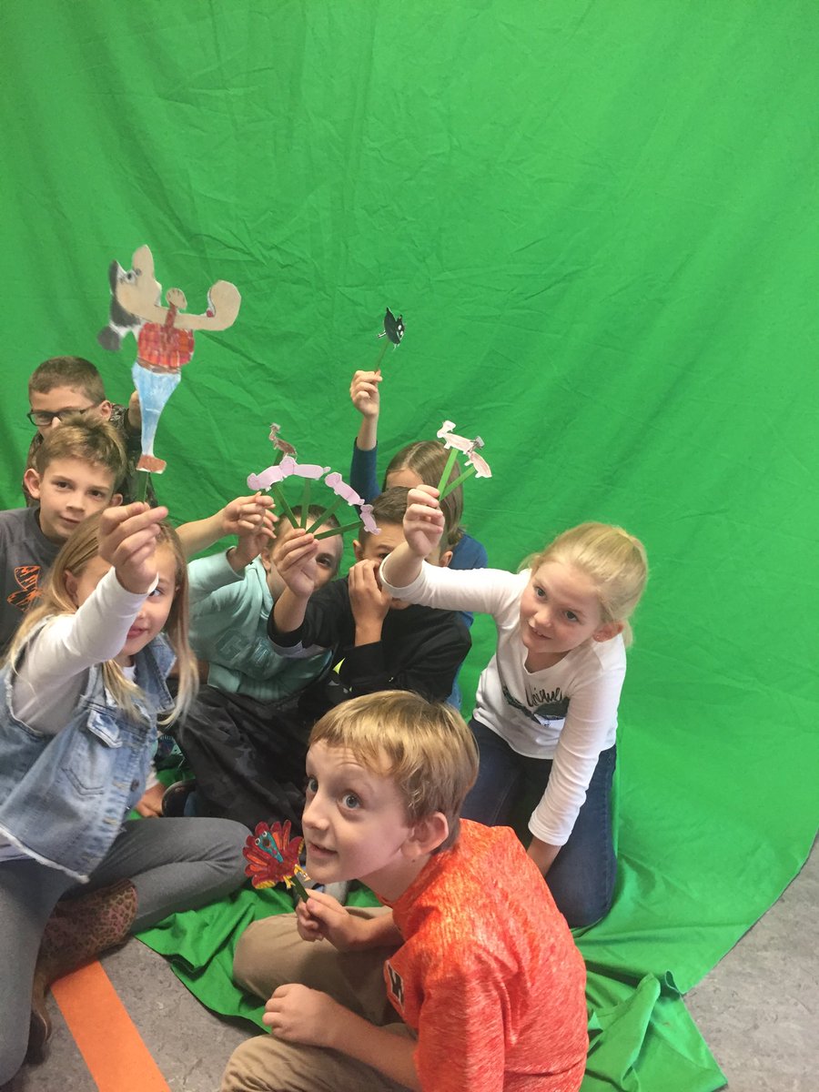 anneleftwich's tweet photo. Working on a Thanksgiving #greenscreen with @DoInkTweets at @LakeviewLion elementary with @MrsBodieClass @MCCSC_EDU can’t wait to see it! https://t.co/huYBvOEUSH