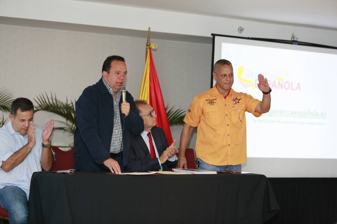 RMarcoTorres's tweet photo. En el marco de la Agenda Económica Bolivariana acordamos la instalación del centro genético más importante de América latina en #Aragua https://t.co/mTtHJHZGfP