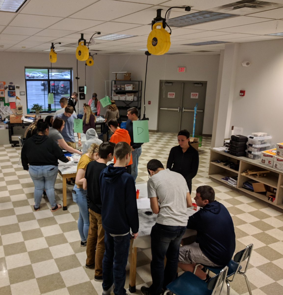 EAHSphysics's tweet photo. #NotPhysics Fingerprint analysis lab in #ForensicScience. Some great work to ID unknown prints to classmates. #STEAM https://t.co/jgXnq5RkZk