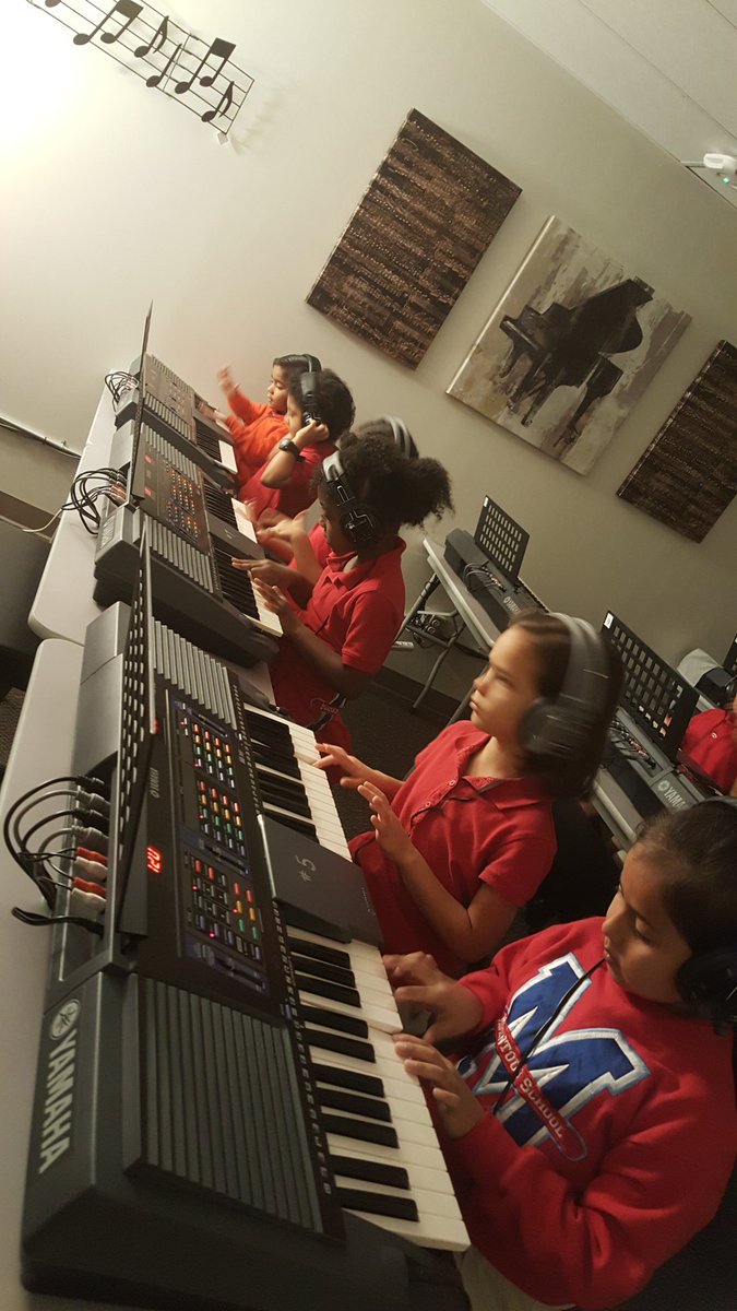 inroom412's tweet photo. Momentous kindergarten class (Castella) discovering all the difference sounds our keyboard make. Future little Mozarts? #msoctx https://t.co/PJbcJqBRE4