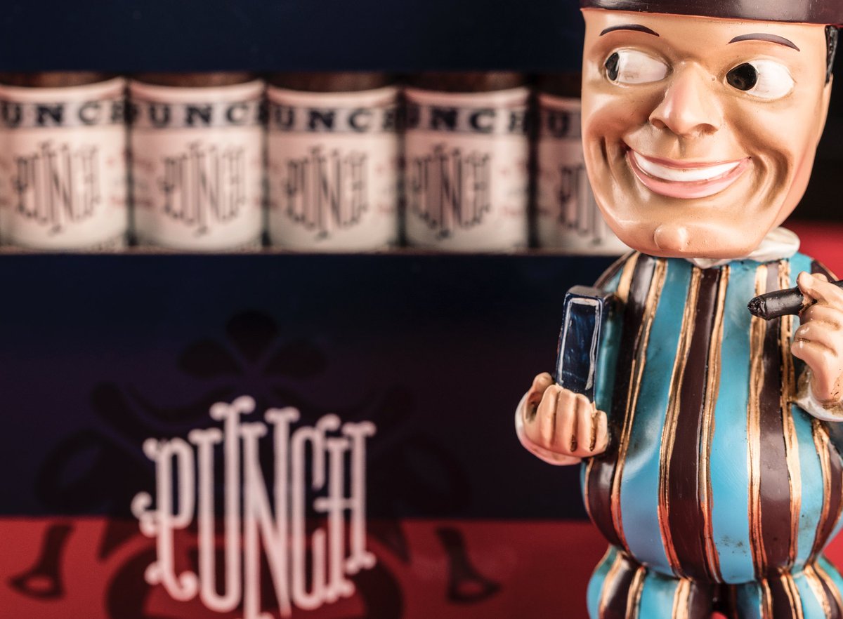 punchcigars's tweet photo. Rise and cut... and smoke.
#PunchCigars
#PunchSignature https://t.co/ryRc92CwLR