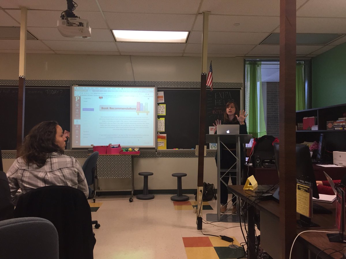 RyanMcNavage's tweet photo. Learning about using @CanvasLMS in the K-5 classroom.  #CvilleCanvas https://t.co/jzEwLHnBQV