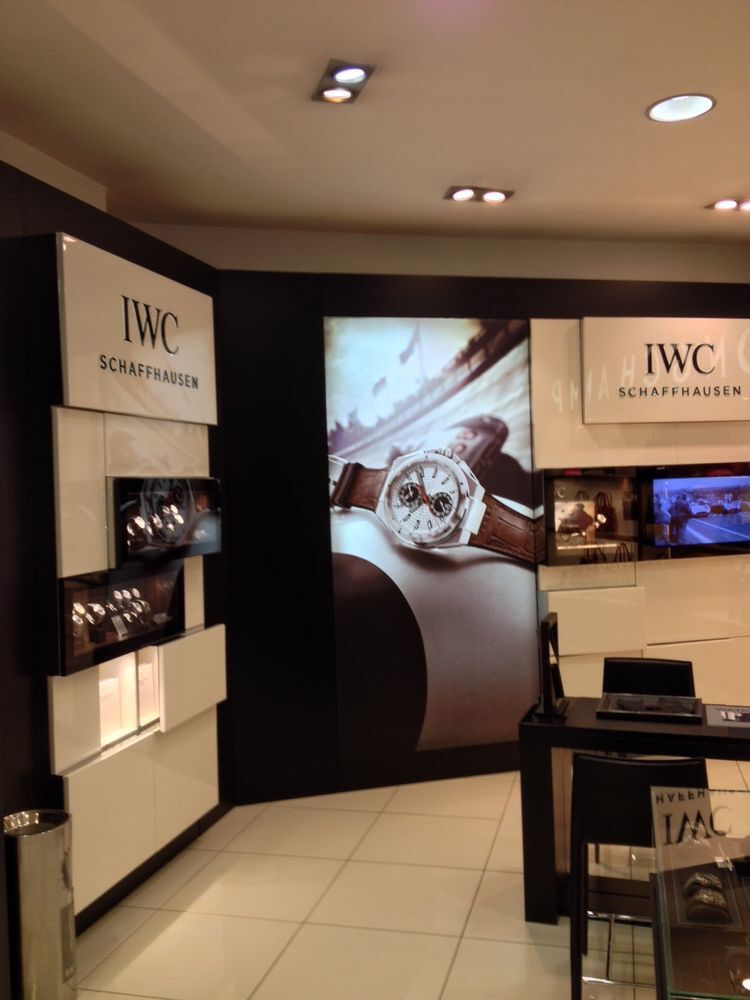 XPRetail's tweet image. We love spotting Matrix Frame USA light boxes!

#retaildesign #matrixframe