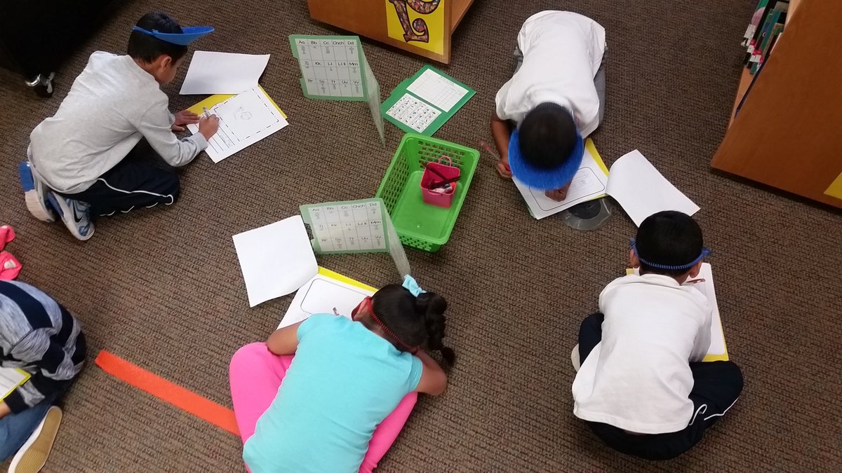 _traceewilliams's tweet photo. 1st grade writing in action !@dobbs1st @AggieBSJ #Dobbslearns #rockwallwrites https://t.co/oEohV7kmDY