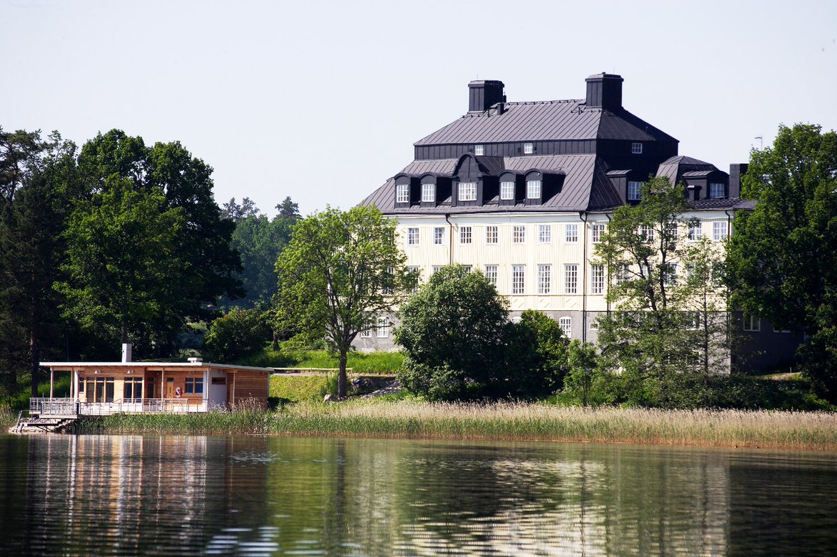 CharmeCaractere's tweet photo. Rimforsa Strand | 🇸🇪 #PrivateHotels #HotelsCharme https://t.co/WVTuYvs7wh https://t.co/3kIagwr3hV