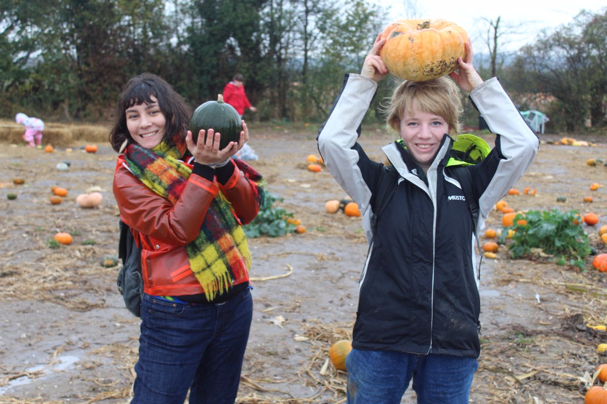 wearefoodrise's tweet photo. Our #foodwaste heroes #owningit on Sat - record 25 tonnes food waste squashed! w @gleaningKENT @GleaningLDN @saving_food &amp; @OBrightFuture https://t.co/81s4MAkOP5