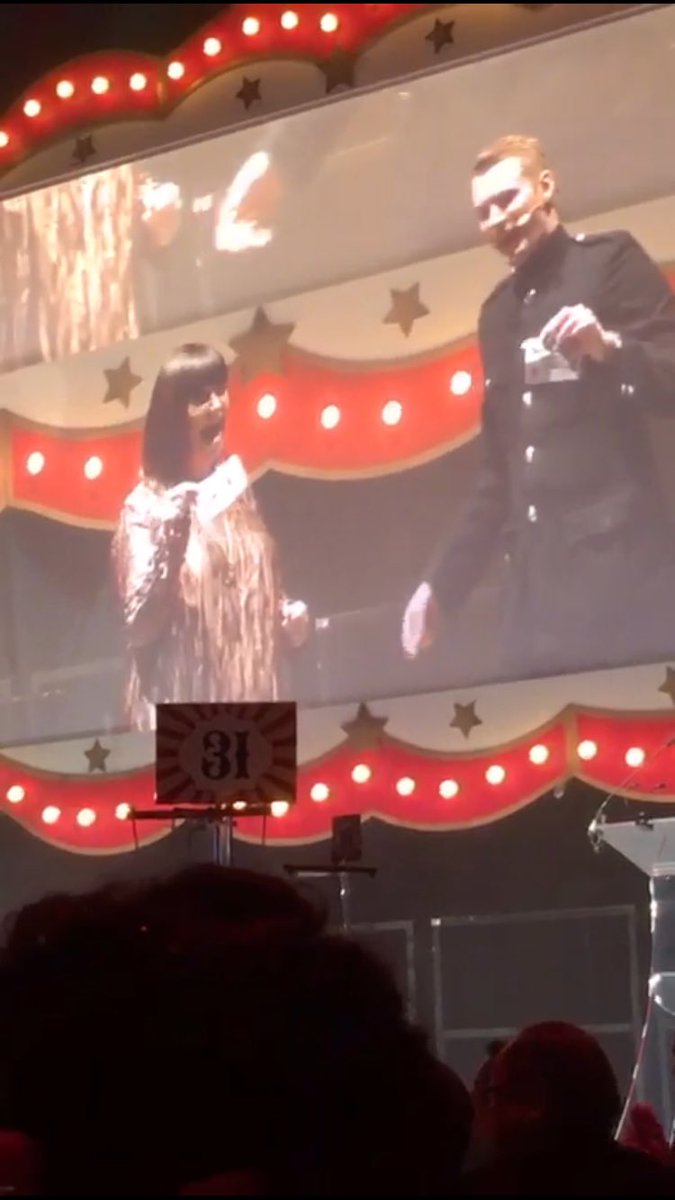 richjonesmagic's tweet photo. Loved having the lovely @Dawn_French join me on stage last night supporting @Childrens_Trust @SkillForceUK #magic #charity https://t.co/wapGEea0h4