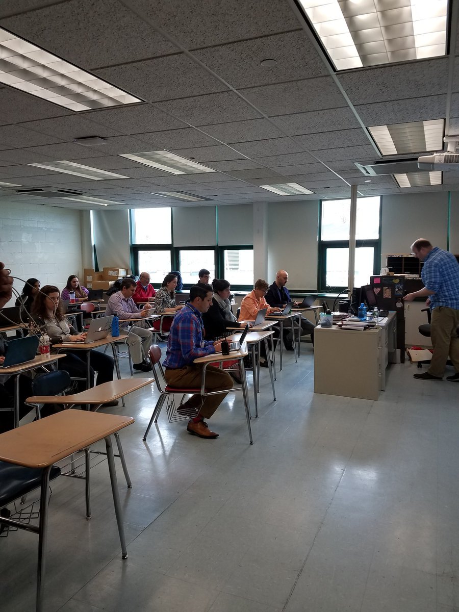 EllieKousidis's tweet photo. Digital Differentiation.  Innovation through Languages. MakerSpace.  SPS Future Ready 2017 #SPSInspire #SPSpride #SPSMind #SPSHeart https://t.co/DwljSKLS0s