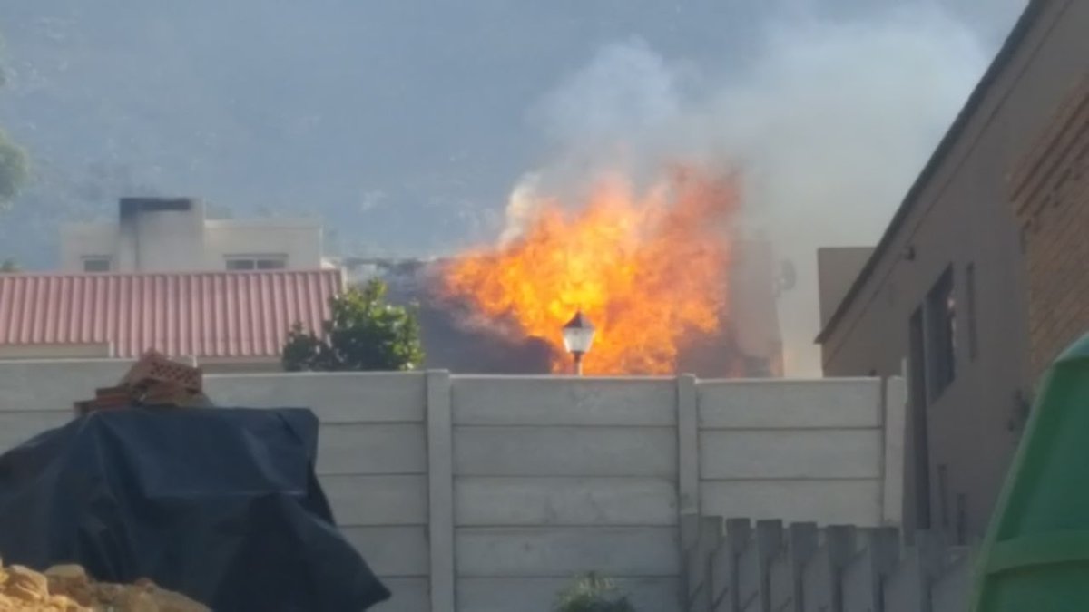 SafeN2Project's tweet photo. A sad sight of the destruction #SirLowrysFire #GBFire #SLPFire has caused so far in #GordonsBay 4 Homes have so far been affected. https://t.co/DAWnvCSXvd