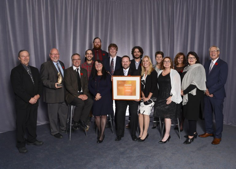 SebastienDSCA's tweet photo. Bravo @nfsbme ! Qui a reçu, le 2 novembre, le Prix d'excellence en administration publique de l'IAPQ pour son projet "Our House" https://t.co/SykgER6lzW