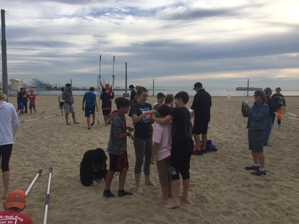 PinnaclePeakES's tweet photo. 7th grade Leadership team building https://t.co/NRT4Zt3o2N