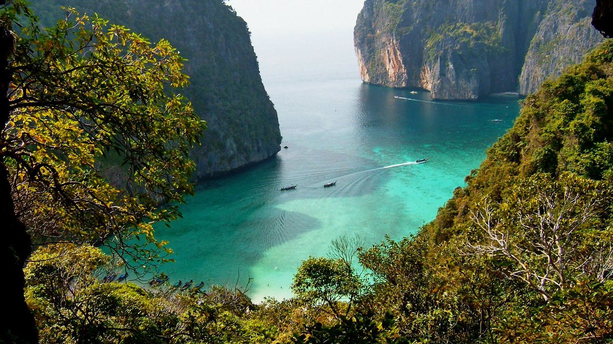 PhiPhiIslands's tweet photo. Magnificent Maya Bay
https://t.co/ILyYT6Zpv6
#mayabay #phiphiley
RT-like pls.
@Just1WayTicket
@georgebkk
@phuketgazette https://t.co/QrdrxMUQRa