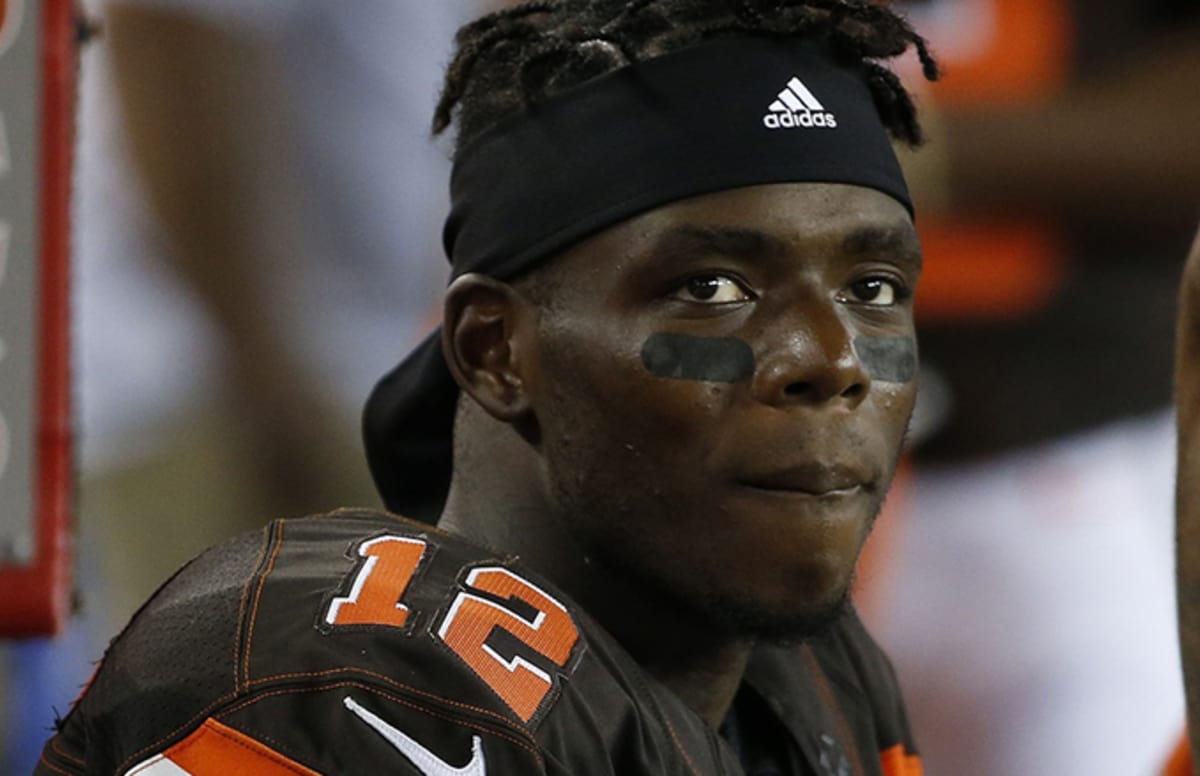 Complex's tweet photo. Josh Gordon says he took drugs or alcohol before every game he played. https://t.co/PXQvIUBPCI https://t.co/idZBtyJxOS