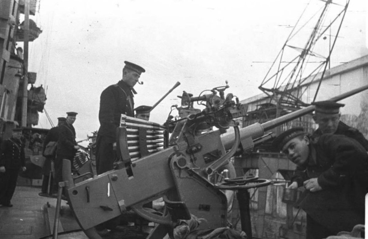 Forecastle gun locked &amp; loaded with blank shot. Awaiting command to fire #1917LIVE