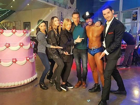 Tom_EllisFans's tweet photo. #VegasWithSomeRadish #Lucifer #BTS #AimeeGarcia #LaurenGerman #SheriElwood #TomEllis #KevinAlejandro https://t.co/pCJTRsP33L
