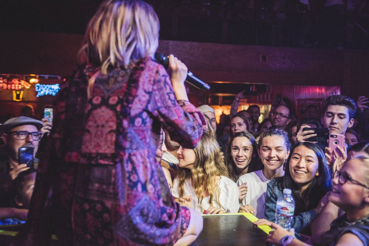 Grace VanderWaal tweet media